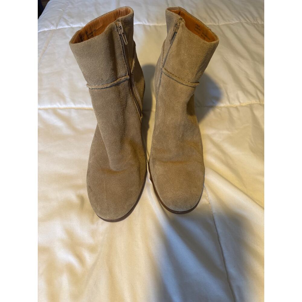 Lucky Brand Suede Ankle Boots Women’s Size 9 Beige Zip Leather Lining